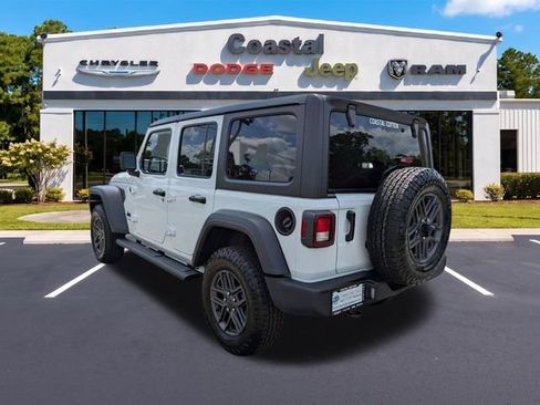 Used 2025 Jeep Wrangler Unlimited Sport AWD/4WD image 6