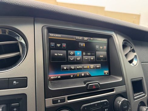 Used 2015 Ford Expedition XLT w/ Equipment Group 202A RWD image 31
