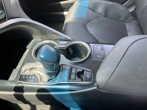 Used 2020 Toyota Camry XLE w/ Carpet Mat Package FWD image 22