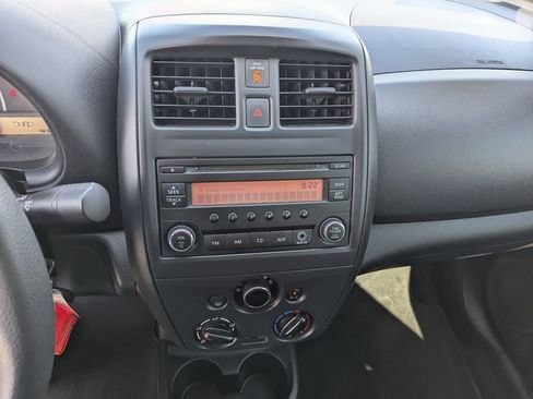Used 2016 Nissan Versa S FWD image 15