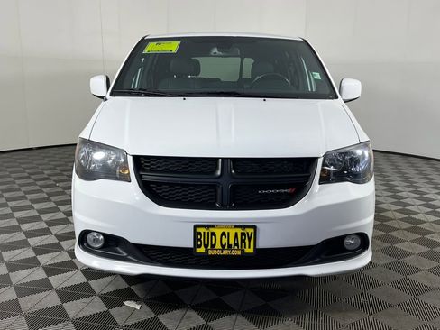 Used 2020 Dodge Grand Caravan GT image 2