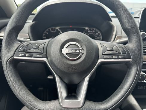 Used 2024 Nissan Altima 2.5 SV image 20