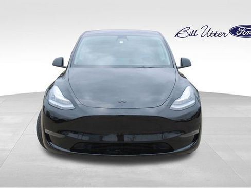 Used 2023 Tesla Model Y Long Range image 2