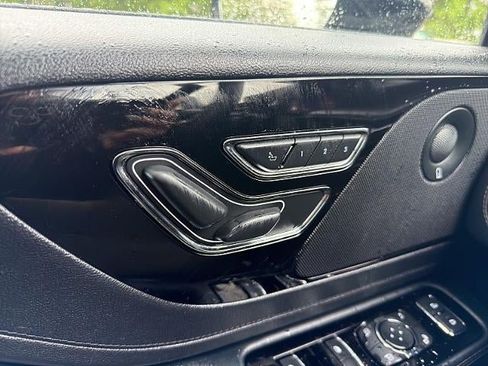 Used 2025 Lincoln Aviator AWD w/ Jet Appearance Package image 36