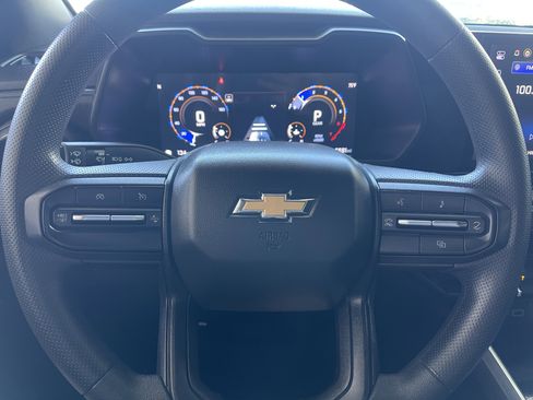 Used 2025 Chevrolet Colorado W/T AWD/4WD image 22