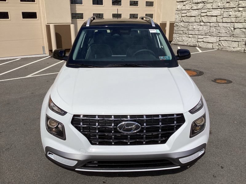 New 2026 Hyundai Venue SEL FWD image 3