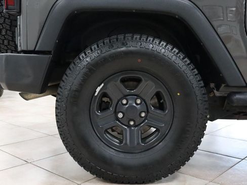 Used 2018 Jeep Wrangler Sport w/ Connectivity Group AWD/4WD image 24