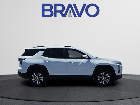 Used 2025 Chevrolet Equinox LT w/ Convenience Package II FWD image 3