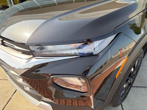 Used 2023 Chevrolet TrailBlazer LT FWD image 12