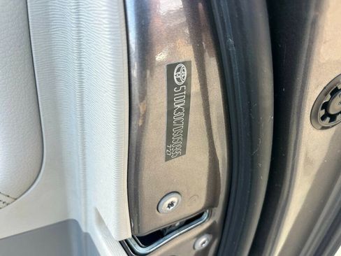 Used 2013 Toyota Sienna Limited w/ Premium Pkg image 36