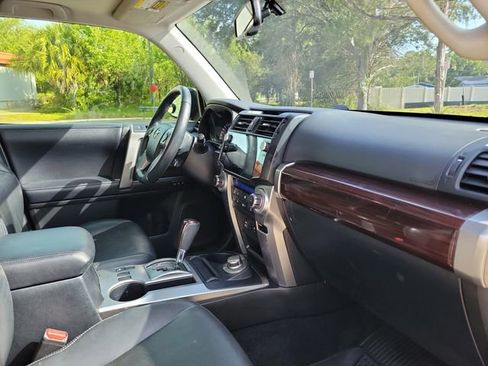 Used 2018 Toyota 4Runner Limited AWD/4WD image 34