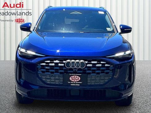 Used 2025 Audi Q5 Premium w/ Convenience Package AWD/4WD image 2