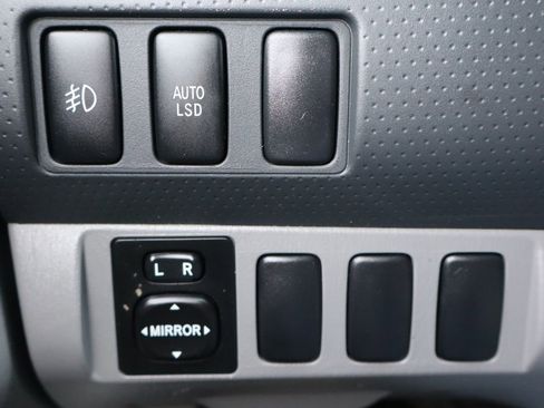 Used 2005 Toyota Tacoma 4x4 Double Cab image 29