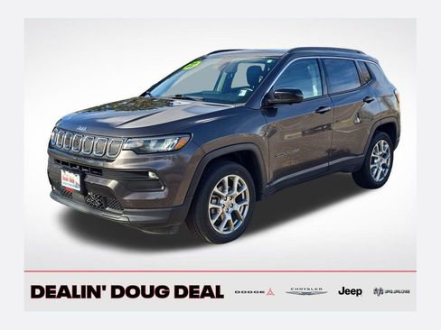 Used 2022 Jeep Compass Latitude w/ Sun and Sound Group image 1