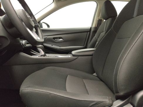 Used 2024 Nissan Sentra SV FWD image 17
