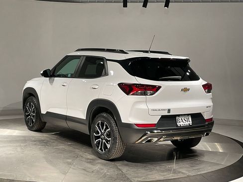 Used 2023 Chevrolet TrailBlazer ACTIV w/ Convenience Package image 13