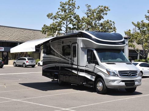 Used 2017 Mercedes-Benz Sprinter 3500 image 40