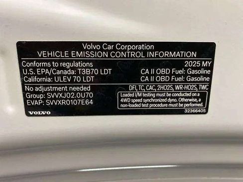 Used 2025 Volvo XC40 B5 Plus image 76