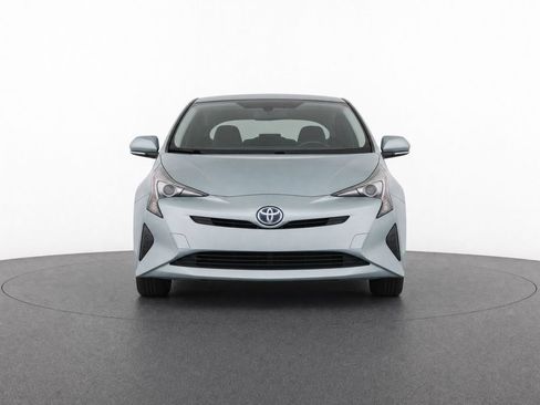 Used 2017 Toyota Prius Two w/ Prius Two Safety Plus Package FWD image 7