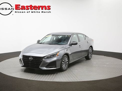 Used 2025 Nissan Altima 2.5 SV FWD image 53