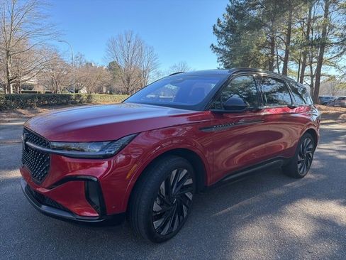 Used 2024 Lincoln Nautilus Reserve w/ Equipment Group 202A image 2