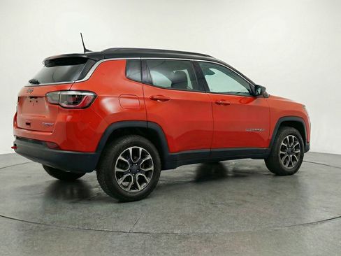 Used 2025 Jeep Compass Trailhawk image 9