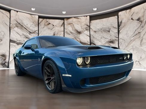 Used 2020 Dodge Challenger SRT Hellcat RWD image 3
