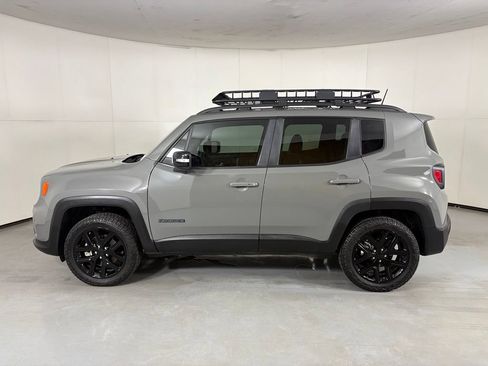 Used 2022 Jeep Renegade Altitude AWD/4WD image 5