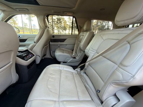 Used 2018 Lincoln Navigator Select w/ Cargo Package image 13