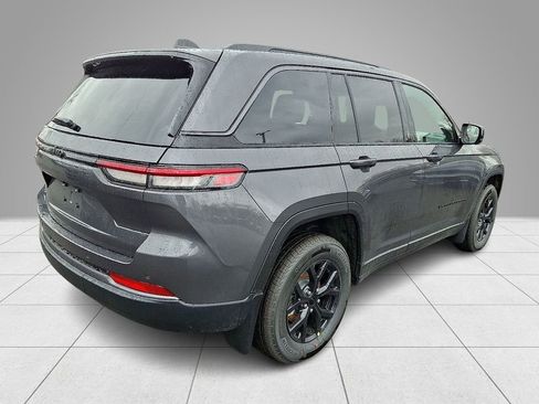 New 2026 Jeep Grand Cherokee 4WD image 4