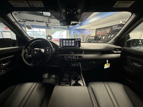 New 2026 Honda Pilot TrailSport image 2