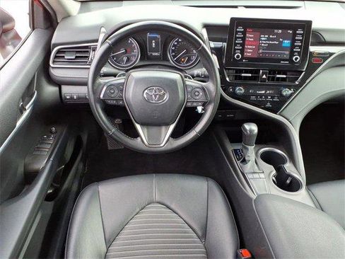 Used 2023 Toyota Camry SE image 9