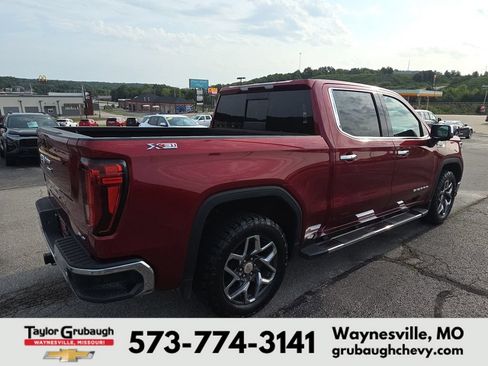 Used 2023 GMC Sierra 1500 SLT w/ SLT Premium Plus Package AWD/4WD image 10