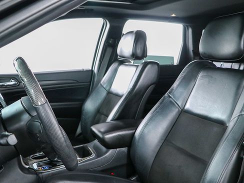 Used 2021 Jeep Grand Cherokee Laredo X RWD image 24