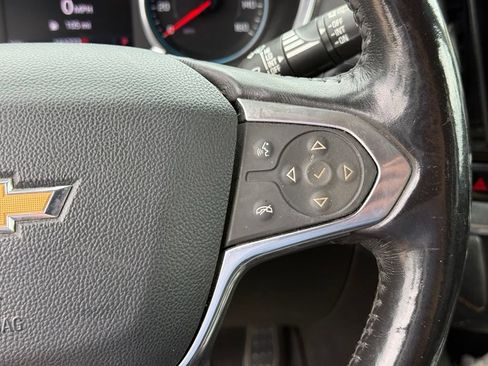 Used 2020 Chevrolet Traverse LT FWD image 16