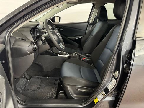 Used 2018 Toyota Yaris iA image 11