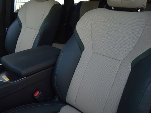 Used 2025 Lexus GX 550 image 29