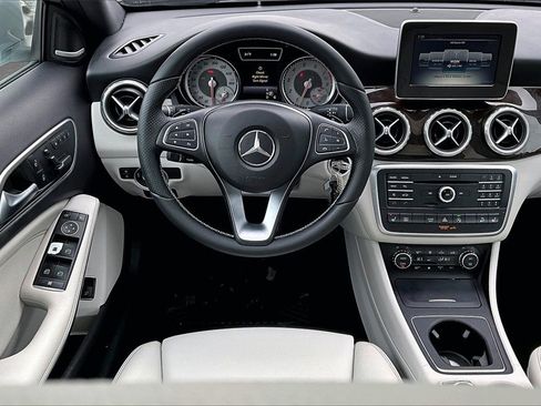 Used 2016 Mercedes-Benz GLA 250 4MATIC image 8