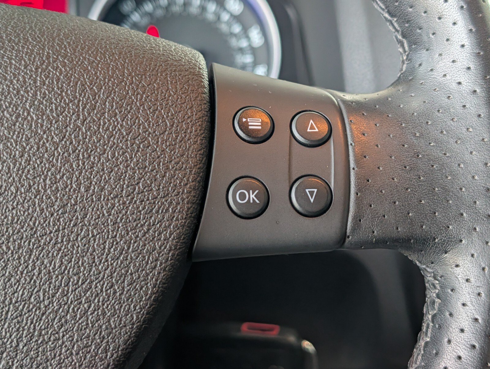 Used 2008 Volkswagen R32 AWD/4WD image 23