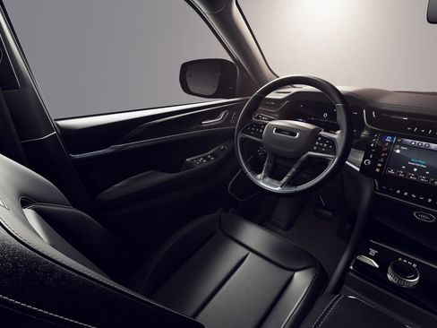 New 2026 Jeep Grand Cherokee L Limited AWD/4WD image 8