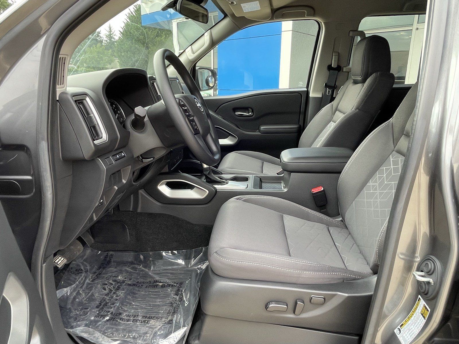 Used 2025 Nissan Frontier SV AWD/4WD image 11