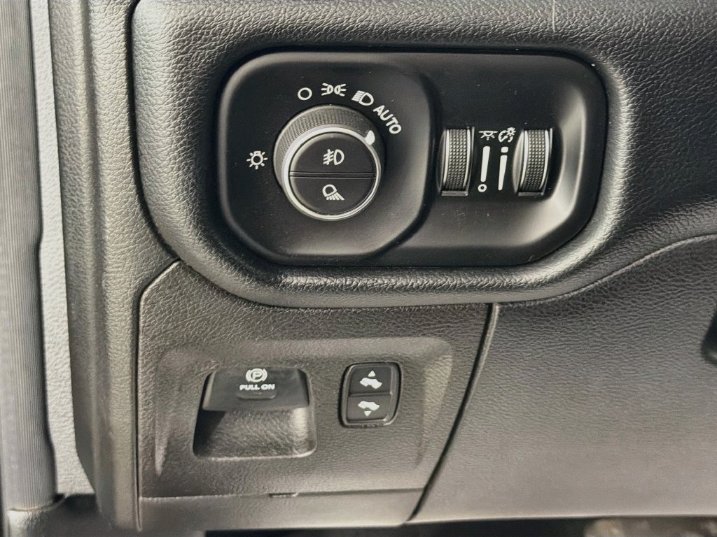 Used 2021 RAM 1500 Laramie AWD/4WD image 11