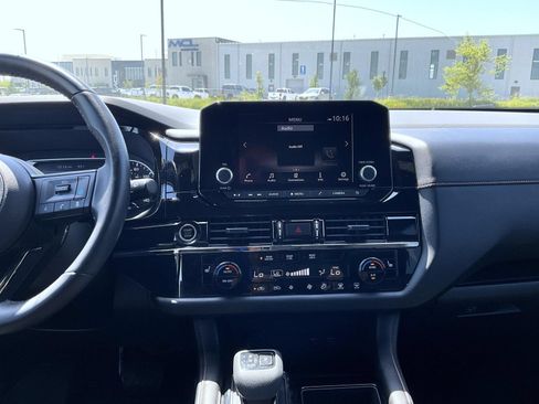Used 2024 Nissan Pathfinder Rock Creek AWD/4WD image 12