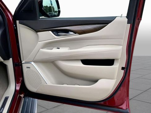 Used 2018 Cadillac Escalade ESV Premium Luxury AWD/4WD image 23