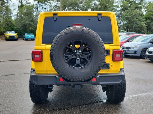 Used 2018 Jeep Wrangler Unlimited Sahara w/ Quick Order Package 24M Moab AWD/4WD image 4