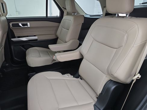 Used 2023 Ford Explorer XLT w/ Equipment Group 202A image 15