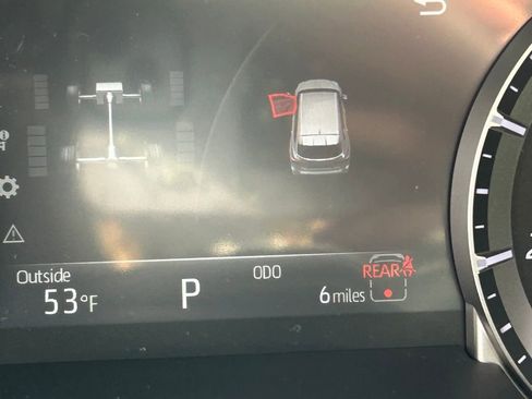 Used 2026 Toyota Highlander XLE image 18