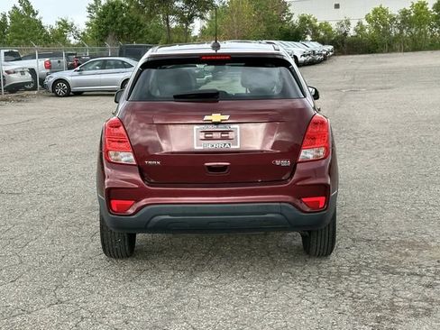 Used 2017 Chevrolet Trax LS FWD image 4
