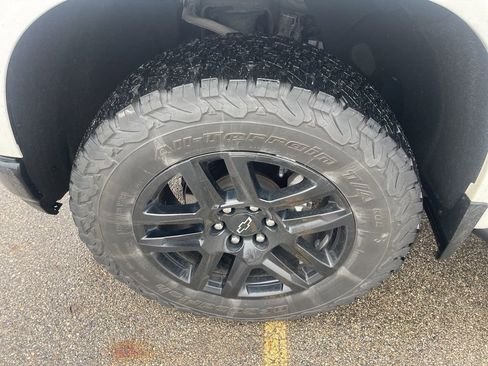 Certified 2021 Chevrolet Silverado 1500 LT Trail Boss w/ Convenience Package II image 25