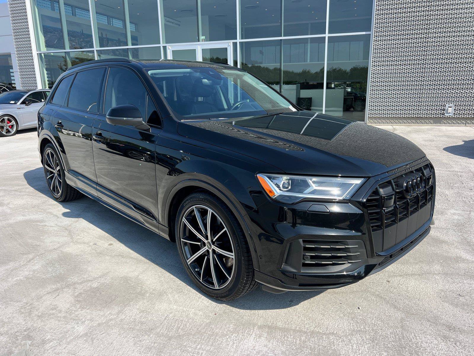 Used 2023 Audi Q7 3.0T Prestige w/ Prestige Package AWD/4WD image 3